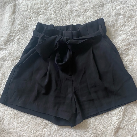 Dynamite black dress shorts with tie in a size S - Picture 2 of 6